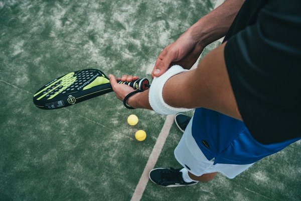 5 astuces pour perfectionner la bandeja au padel