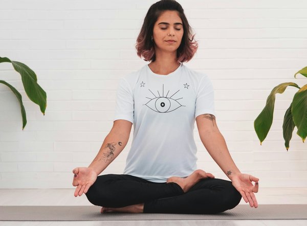 Quels exercices de yoga sont les plus adaptés aux femmes enceintes?